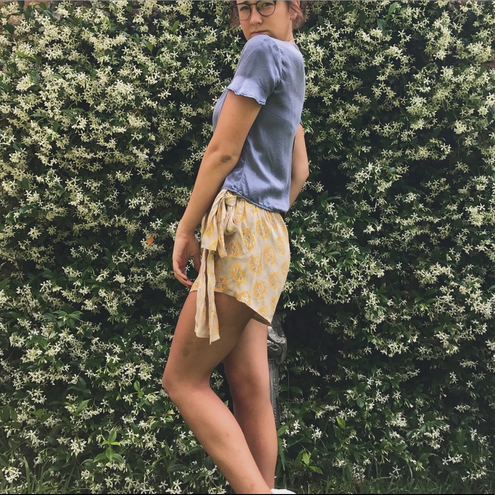 Draped Free People Shorts - Picture 3 of 4