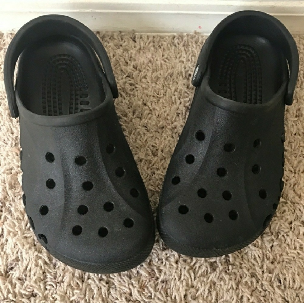 Black classic crocs clogs