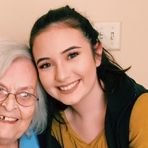 Meet your Posher, Kaitlyn