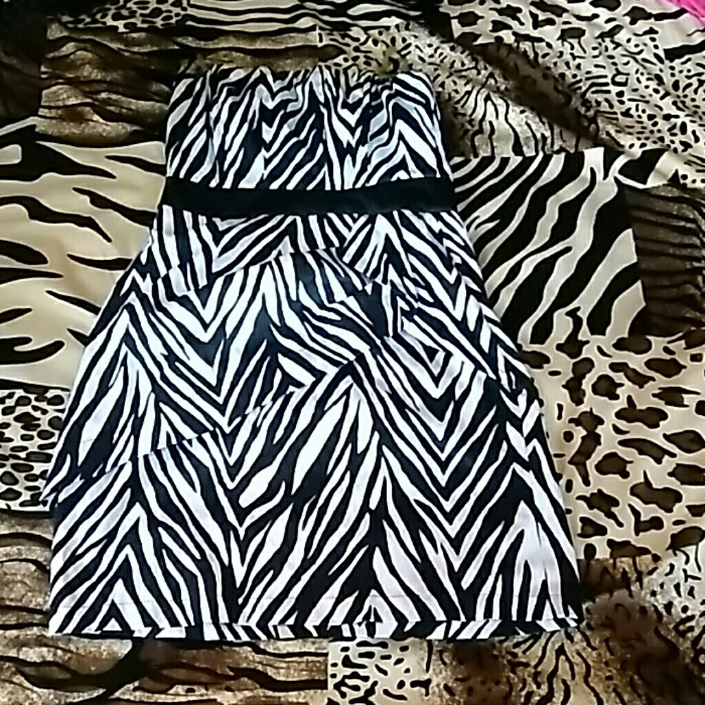 Zebra striped strapless dress size 3