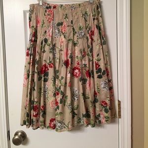SALE!! CAbi skirt. Floral pattern. Size 4.