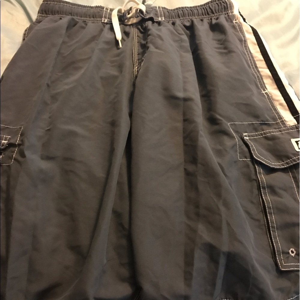 XL men's swim trunks with cargo pockets