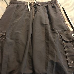 XL men's swim trunks with cargo pockets