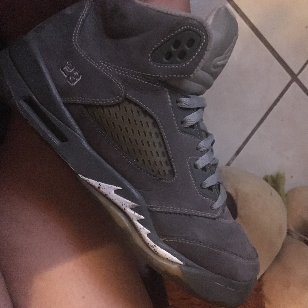 Jordan 5 Wolf Greys - Picture 1 of 4
