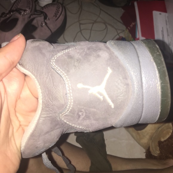 Jordan 5 Wolf Greys - Picture 2 of 4