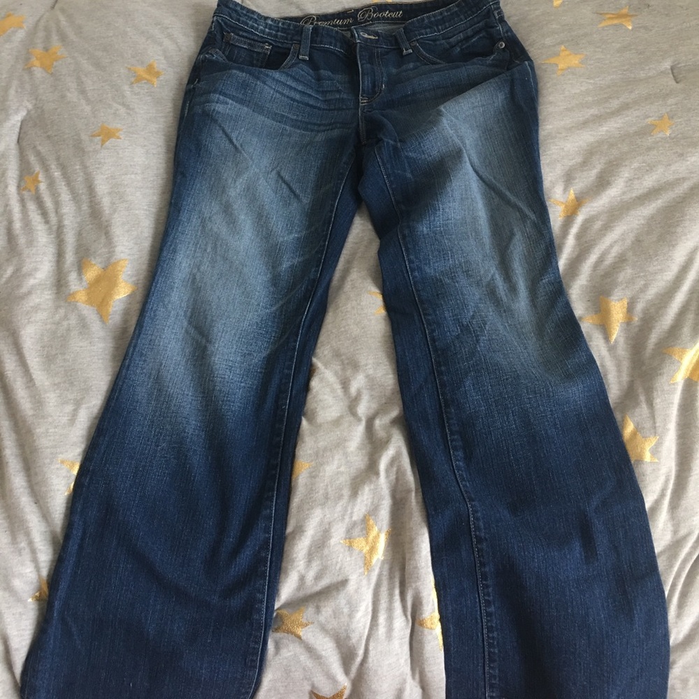 Like New Gap bootcut jeans with light wash
