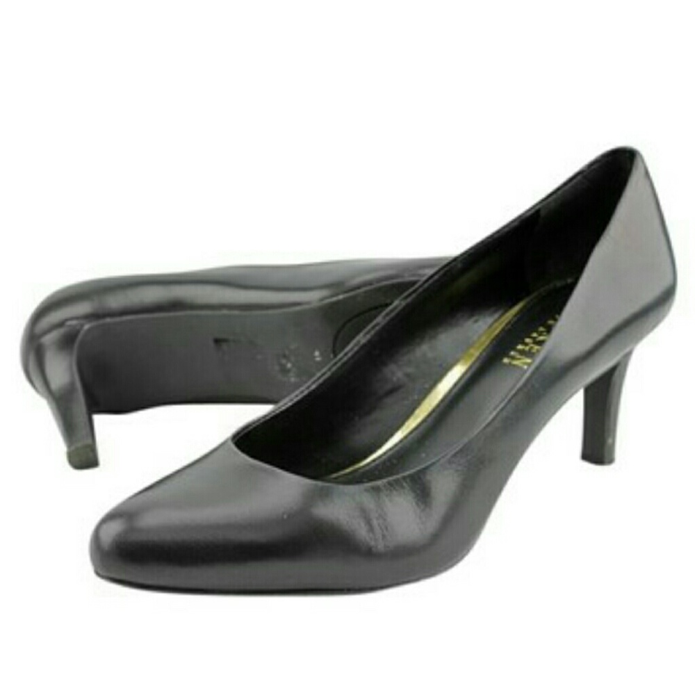 Ralph Lauren Classic Black Pumps