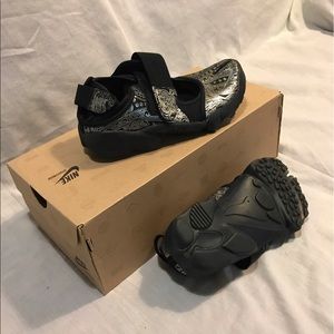 Nike-Air Rift (black/silver)