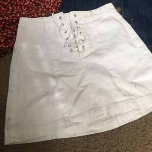White Kendall and Kylie PacSun skirt