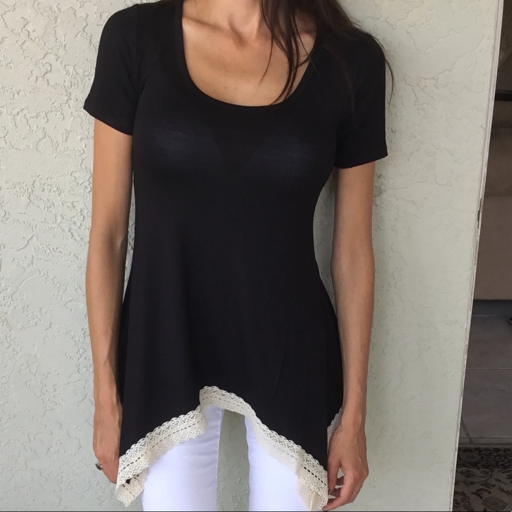 Medium Shark-bite Lace Trimmed Tunic - Picture 3 of 4