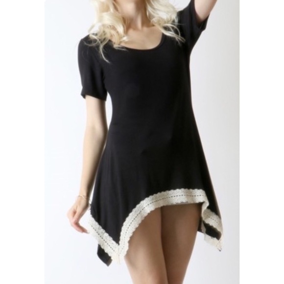 Medium Shark-bite Lace Trimmed Tunic - Picture 2 of 4