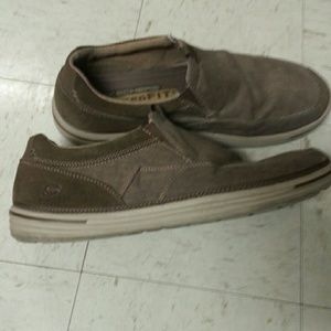 Sketchers memory foam shoes