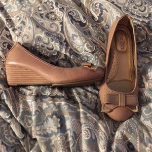 Tan "Me Too" wedges