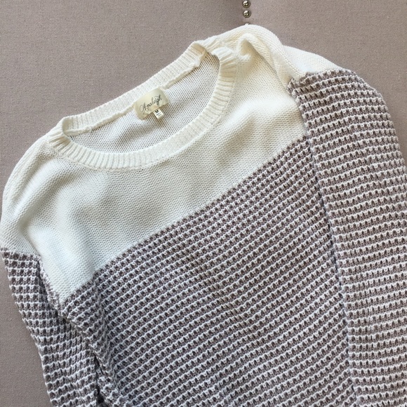 Avaleigh Sweaters - Hi-Lo Hem Knit Sweater