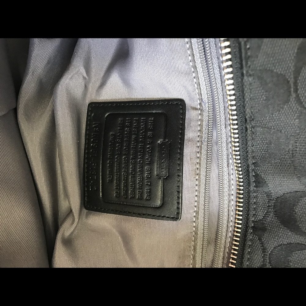 Coach handbag. - Picture 2 of 4