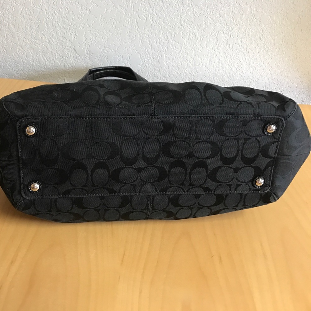 Coach handbag. - Picture 4 of 4