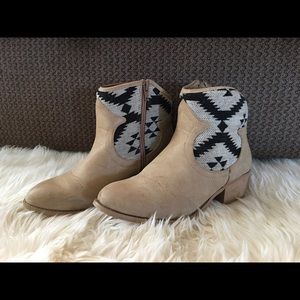 Francesca's Fashion Cowgirl Booties