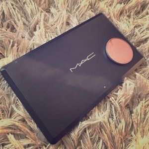 11k followers $11 sale🎉 authentic le [mac] blush.