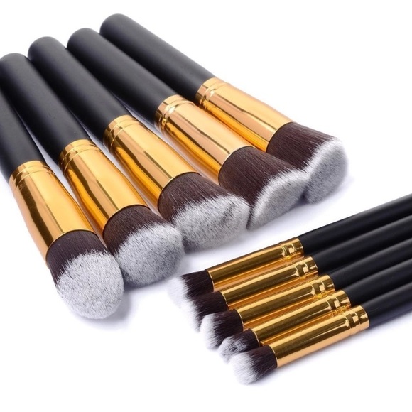 10 High-Quality Makeup Brushes - Picture 4 of 7