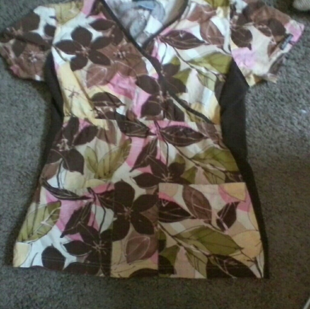 Floral scrub top