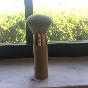Airbrush finish bamboo foundation brush