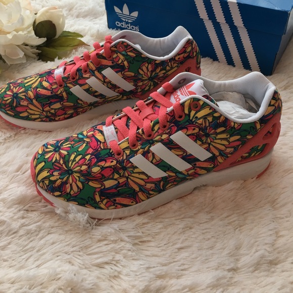 Adidas Sneakers 🎉LAST PAIR 🎉 - Picture 2 of 4