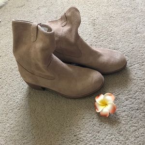 UGG Western Boots