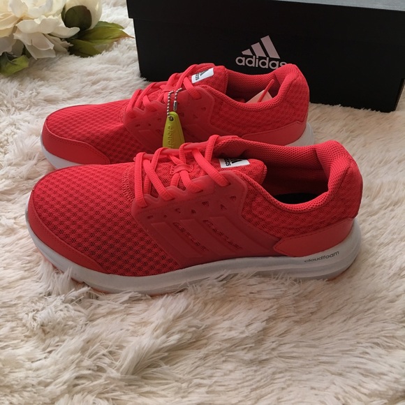 Adidas Sneakers 🎉Last Pair 🎉 🔥SALE - Picture 2 of 4
