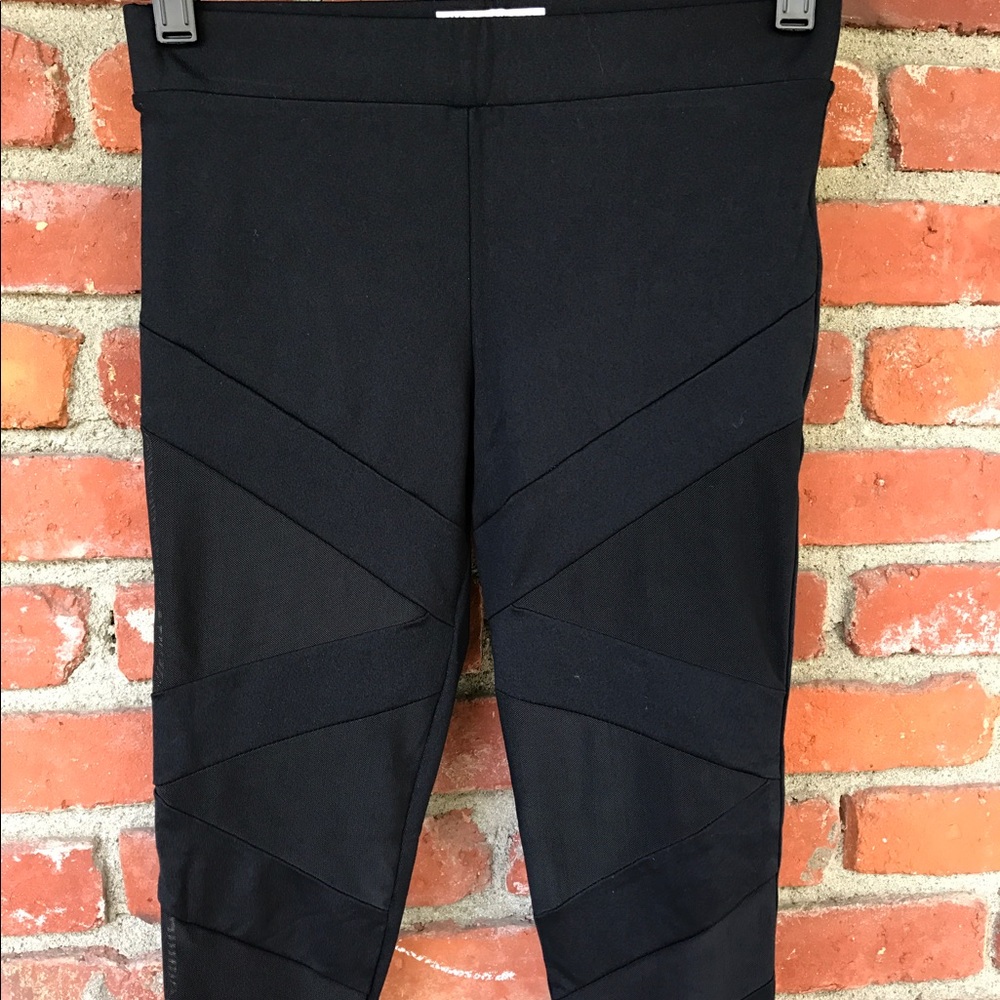 Mesh paneled leggings