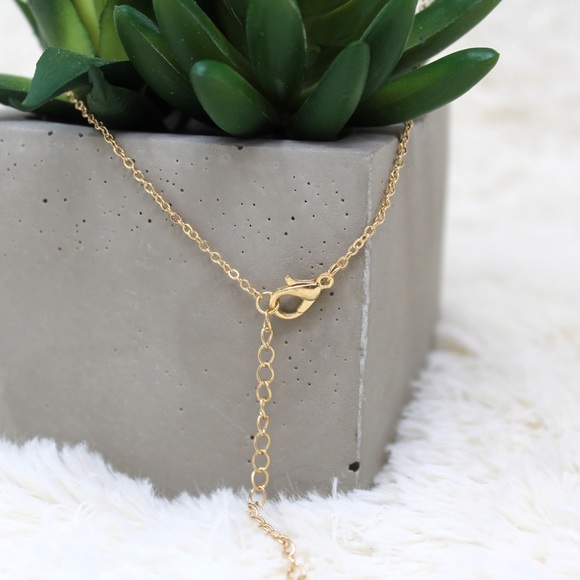 ⭐️ CROSS CHARM NECKLACE - Picture 3 of 4