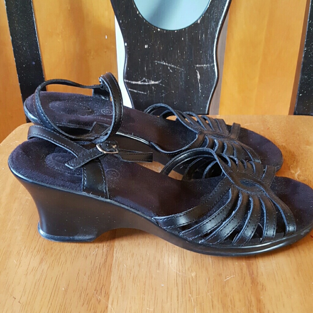 Dr Scholls Double Air Pillo Insole Wedges!