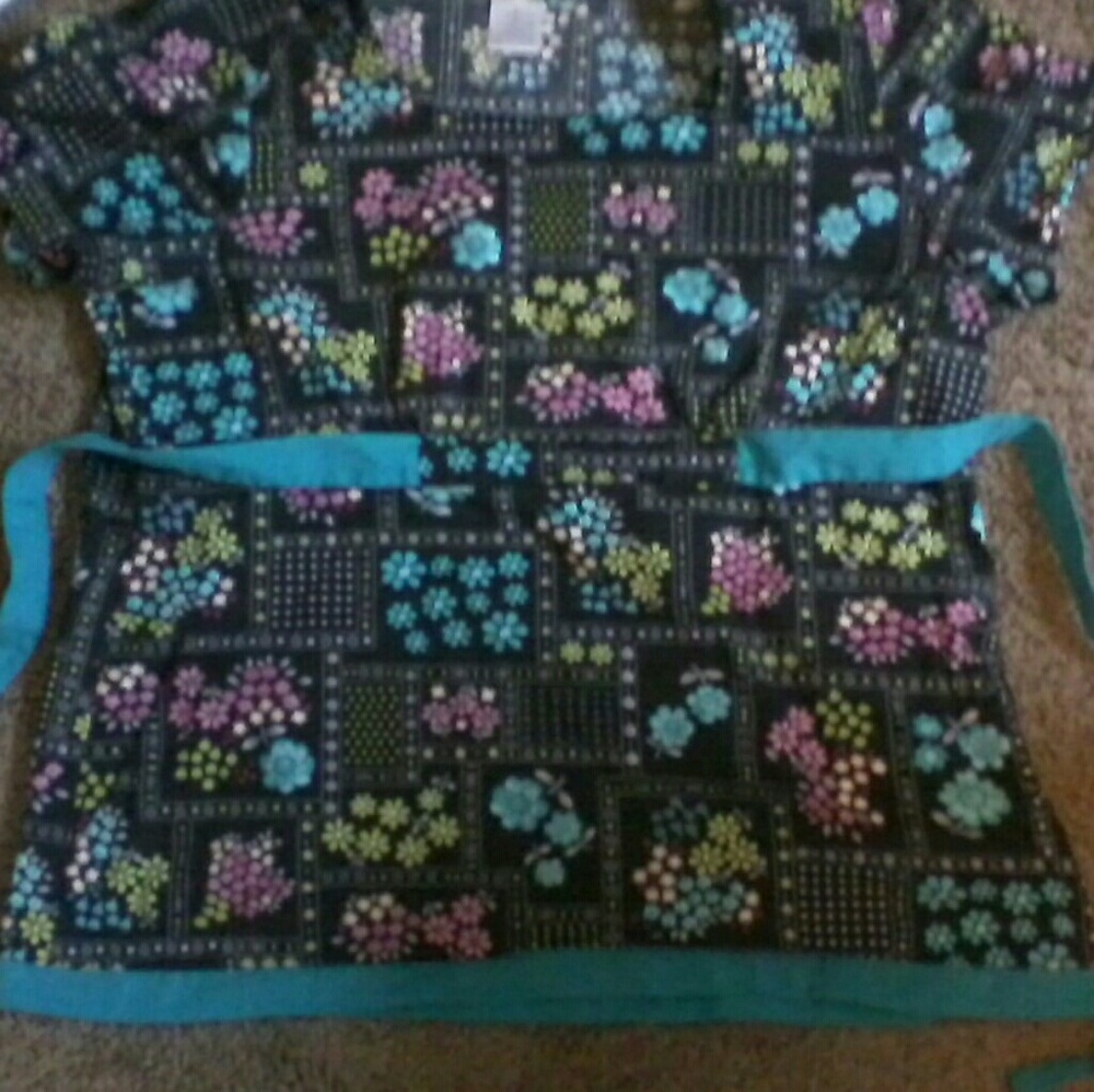 Floral scrub top
