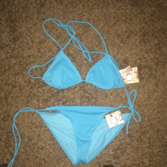 Bikini - Picture 2 of 4