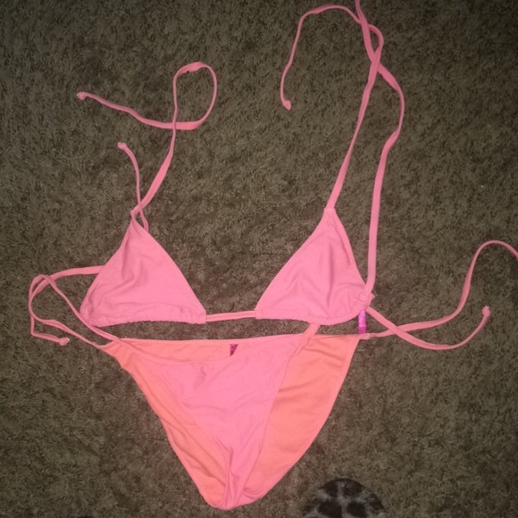 Bikini - Picture 4 of 4