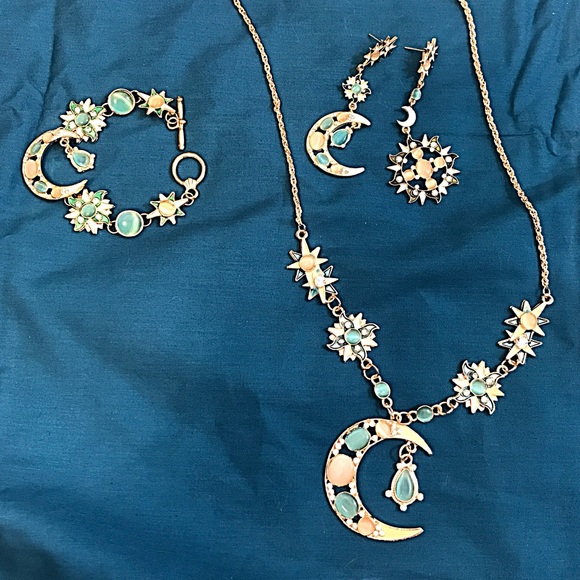 Celestial Moon Stars Necklace Bracelet Earrings - Picture 2 of 5