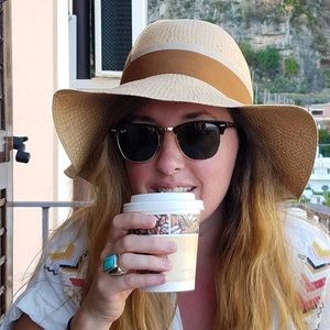 Meet your Posher, Paula