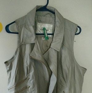 CLOSET CLOSING NWT Maurice's Vest
