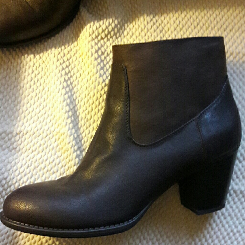 Beautiful Chaps Leather Booties! - Picture 2 of 4
