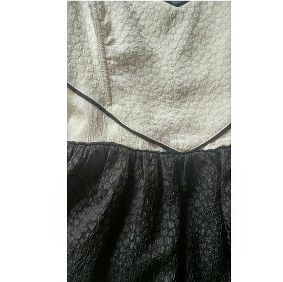 Cream and Black party dress - Picture 8 of 8