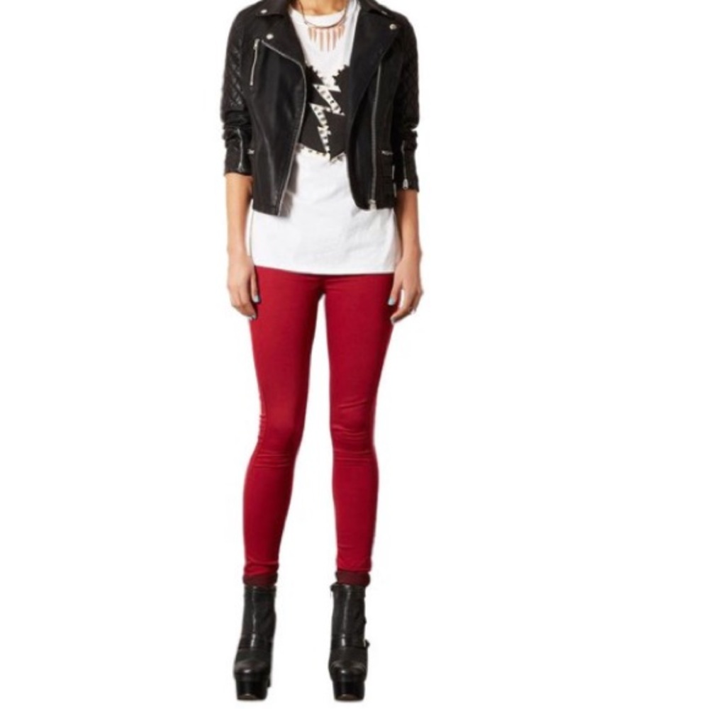 Topshop Moto Leigh Skinny Jean in Strawberry