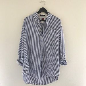 Classic Tommy Hilfiger Blue Button Up