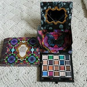 Urban Decay Alice Through the Looking Glass shadow
