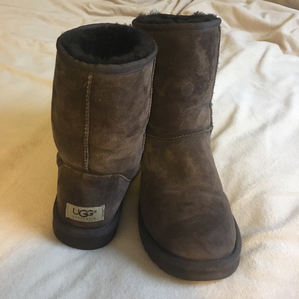 Brown size 7 Ugg boots