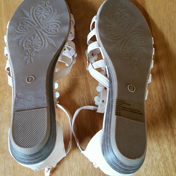 Avon Shoes Nwot Avon Sandals With Flower Design Poshmark