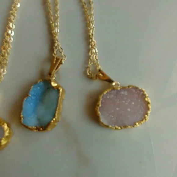 Dainty jewelry 18k gold plated necklace - Picture 3 of 3