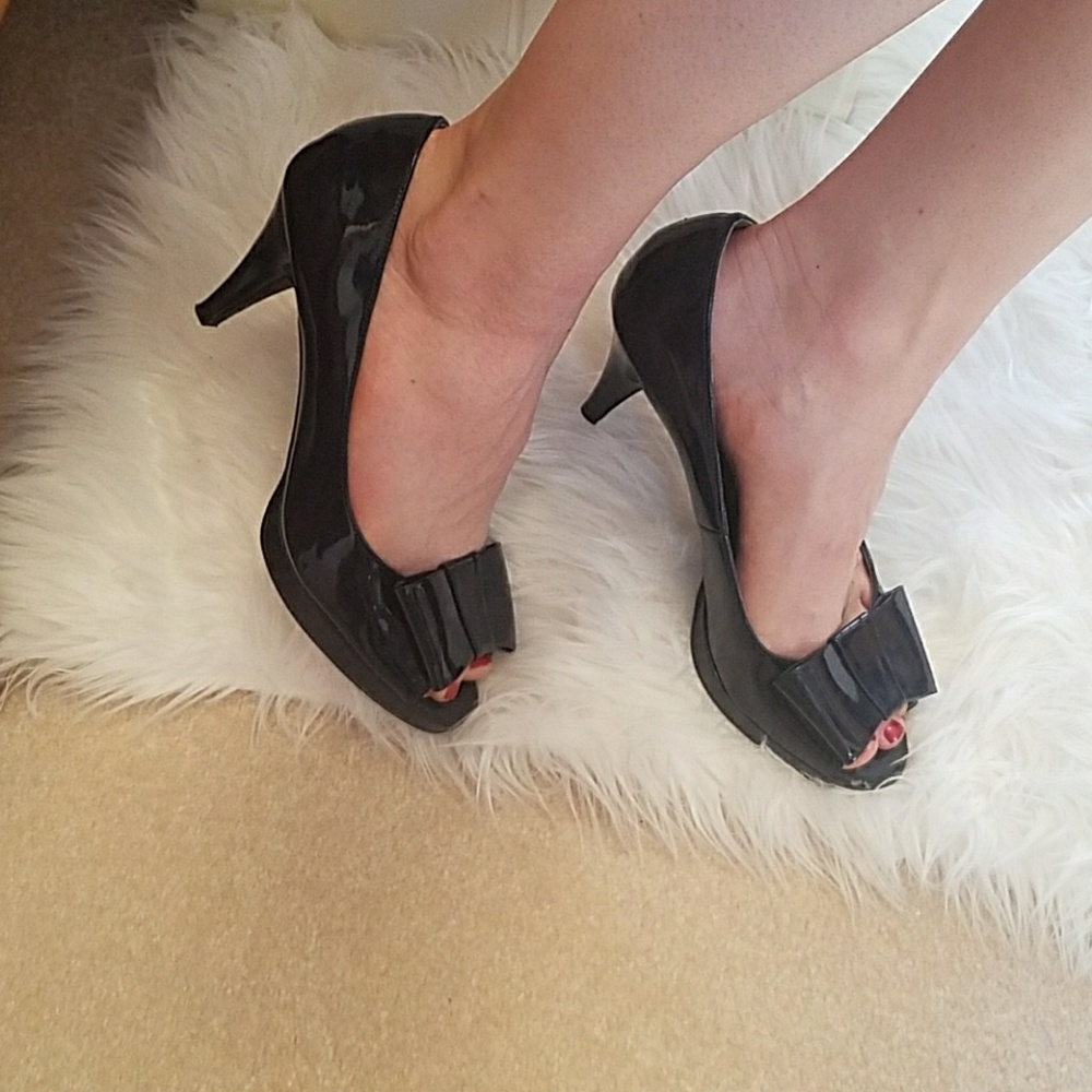 Navy Bow Heels