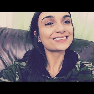 Meet your Posher, Sarai