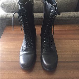 Arturo Chiang Lace up boots 8.5