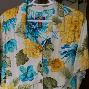 $10💖Gorgeous Large Floral "La Cabana" Blouse NWOT