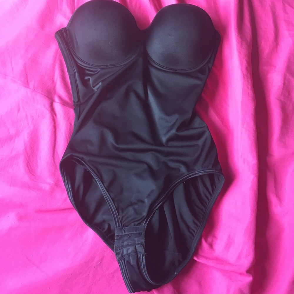 Body shaper, strapless